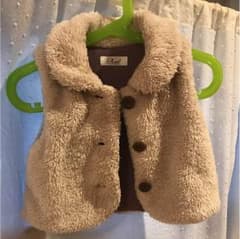 BeBe Noeil もこもこベスト Sサイズのサムネイル
