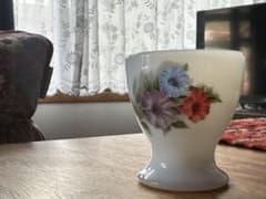 花柄ガラス製卵立て。イギリスのサムネイル