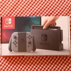 ニンテンドウ　スイッチ　（本体）のサムネイル