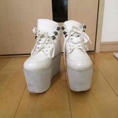 厚底スニーカーのサムネイル