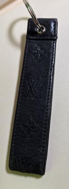 Louis Vuitton ブラックレザー キーホルダーのサムネイル