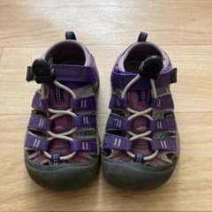 KEEN キッズサンダル 紫色 調整可能ストラップのサムネイル