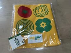 サブウェイ 福袋 ニットバッグ ピンバッジ付きのサムネイル