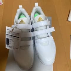 アディダス スニーカーのサムネイル