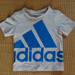 アディダスのTシャツのサムネイル