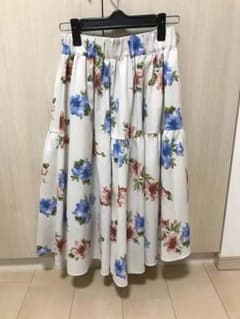 【即購入可】マジェスティックレゴン  花柄スカートのサムネイル