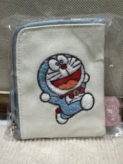 100％ドラえもんandフレンズ　ドラえもん サガラ刺繍パスケース アイボリーのサムネイル