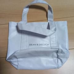 DEAN & DELUCA ホワイトトートバッグのサムネイル
