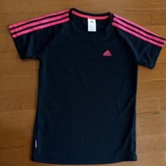 adidas　スポーツウェアのサムネイル