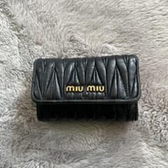 miumiu キーケースのサムネイル