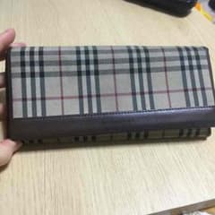 Burberry 長財布のサムネイル