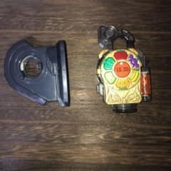 仮面ライダー鎧武 DX極ロックシードのサムネイル