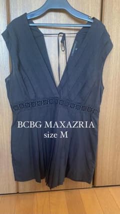 15 BCBGMAXAZRIA ベスト　ジレ　トップス　Mサイズのサムネイル