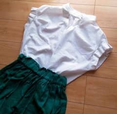 ルノンキュール 肩フリル トップスのサムネイル