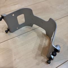 バイク用 ヤマハ tw200 純正フロントフェンダーブラケットのサムネイル