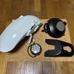 旧型xsr900用　フロントフェンダーとその他のサムネイル