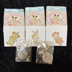 ダッフィー 40周年 キーホルダー ピンバッジ セットのサムネイル