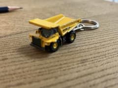KOMATSU ダンプトラック キーホルダー ミニチュアのサムネイル