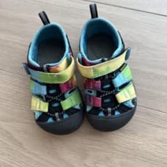KEEN キッズサンダル カラフルストラップのサムネイル