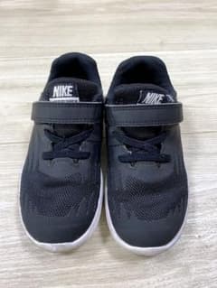NIKE ナイキ　16.0㎝　スニーカー　男の子　女の子　ブラックのサムネイル