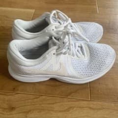 【値下げ】Nike ホワイトスニーカーのサムネイル