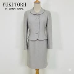 美品 YUKI TORII ユキトリイ ウールシルク スカートスーツ セットアップ ドットチュール ジャケット スカート ひざ丈 42 グレー レディース 古着 中古 USED ユキトリイ スーツ セットアップ ウール混 上下セット ジャケット