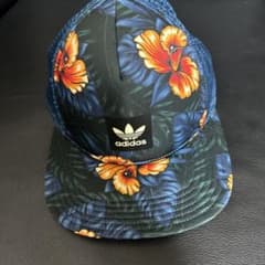 ア*.様 adidas トレフォイル 花柄 トラッカーキャップのサムネイル