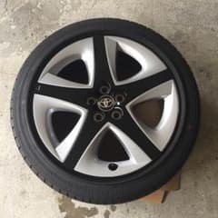 新車外し トヨタ新型プリウス 50系純正ホイール215／45R 17インチのサムネイル