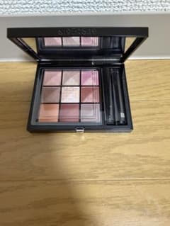 【値下げ】新品未使用/アイシャドウパレット/ル・ヌフ・ジバンシイ/09のサムネイル