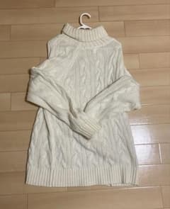 白ニット、ワンピースのサムネイル