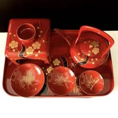 縁起の良い松竹梅の模様が施された屠蘇器セット 美品 - メルカリ