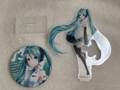 【値下げしました】初音ミク ixima アクリルスタンド 缶バッジ セットのサムネイル