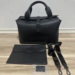 TUMI レディース レザーバッグ yvonne carry 黒 - メルカリ