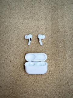 Apple AirPods Pro 第1世代 充電ケース A2190 付きのサムネイル