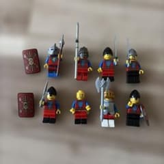 LEGO レゴ 中世騎士 ミニフィグ 7体セット 武器・盾付きのサムネイル