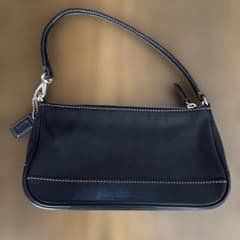 COACH ワンハンドル　アクセサリーポーチ　オールドコーチ　黒のサムネイル