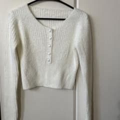 SHEIN ボタンフロントスクープネックリブニットセーター　トップス　ホワイトのサムネイル