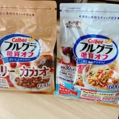 カルビー フルグラ 糖質オフ600g＋ベリーカカオ600gのサムネイル