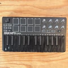 AKAI MPK mini MIDIキーボード - メルカリ