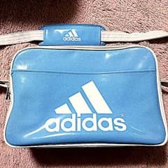 adidasのエナメルのサムネイル