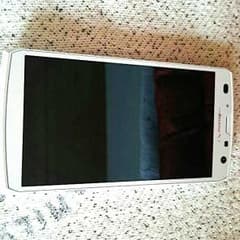 Docomo ARROWS F-02E 端末本体のサムネイル