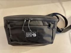 Mountain Hardwear ROADSIDE ボディバッグ ブラックのサムネイル