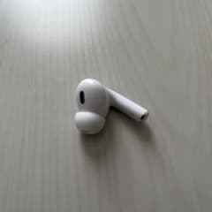 AirPods Pro第二世代(右耳のみ) ジャンク品のサムネイル