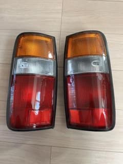 ランクル80 純正テールランプのサムネイル