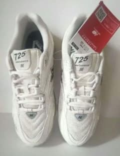 New Balance 725 ホワイト スニーカーのサムネイル