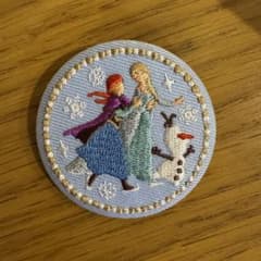 アナとエルサ 刺繍バッジ 水色のサムネイル