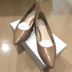 【美品】COLE HAAN フラットパンプス　ピンクベージュ　23.5cmのサムネイル