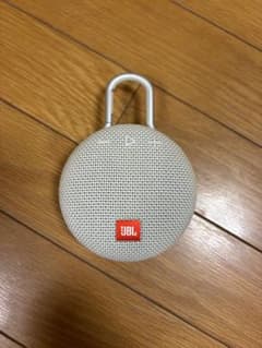JBL ワイヤレススピーカー シルバー カラビナ付きのサムネイル