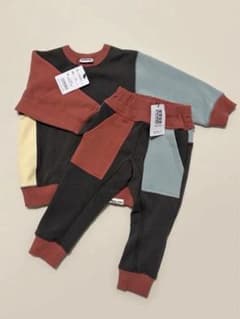 値下げ中【新品・タグ付】オフィシャルチーム　キッズセットアップ（裏起毛）のサムネイル