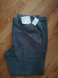 新品　UNIQLO　感動パンツのサムネイル
